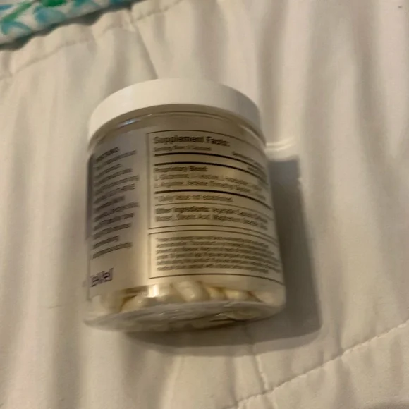 Thrive Sculpt & Biotic Capsules - Picture 2 of 6